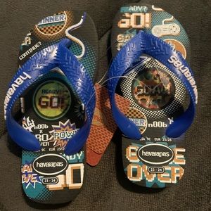 New Havaianas Blue Flip Flop. Video Game Print -US Size 9 Toddler - EUR 25/26.